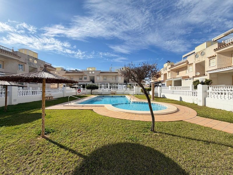 Foto 7c8f519c-92b9-4ad4-ae1e-5cb6dab4649a. Casa amb piscina a Aguas Nuevas Torrevieja