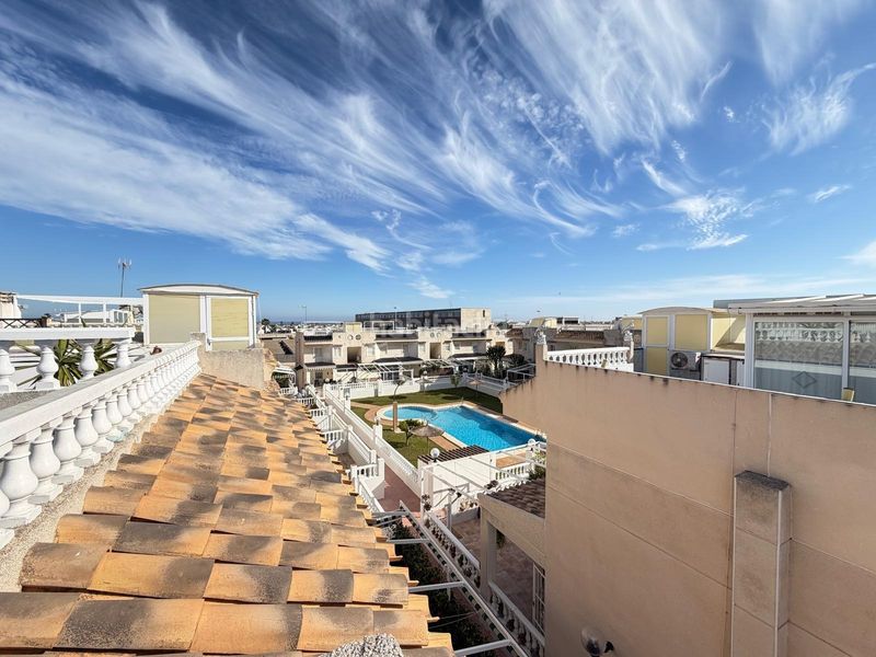 Foto 95bf01c8-1c2f-49f7-a72e-51eec82ced6d. Casa amb piscina a Aguas Nuevas Torrevieja