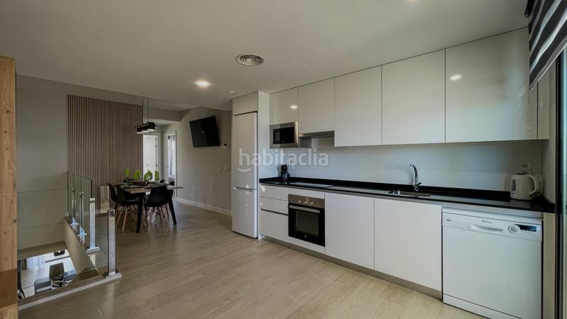 Foto 45230cdb-4039-47e9-94e3-e93bb4bed3cd. Dúplex amb aparcament piscina a balcón de Finestrat-terra marina Finestrat