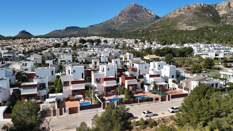 Foto e1afa462-e6a0-4a37-8822-2797efd20f95. Xalet amb aparcament piscina a La Alberca Polop