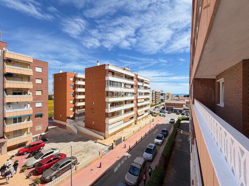 Foto f804fa52-29bc-4560-a13b-fa0d8716d827. Apartament amb calefacció a Punta Prima Torrevieja