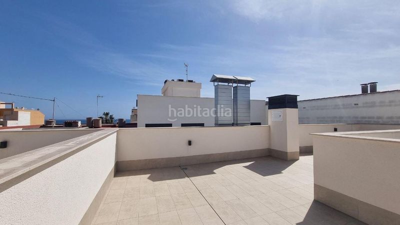Foto 883f1b31-7d80-4546-a9b9-f2d2f411711d. Àtic amb calefacció aparcament piscina a Las Piscinas Naturales Torrevieja