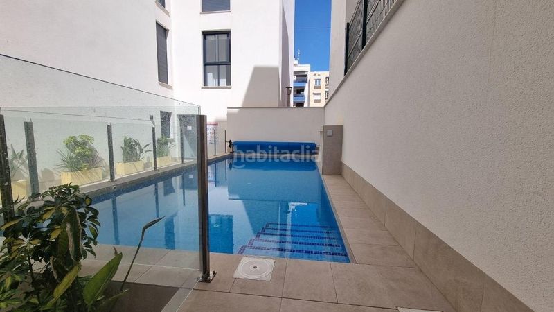 Foto 951da275-9ce5-4388-b9f7-c1380880f842. Àtic amb calefacció aparcament piscina a Las Piscinas Naturales Torrevieja