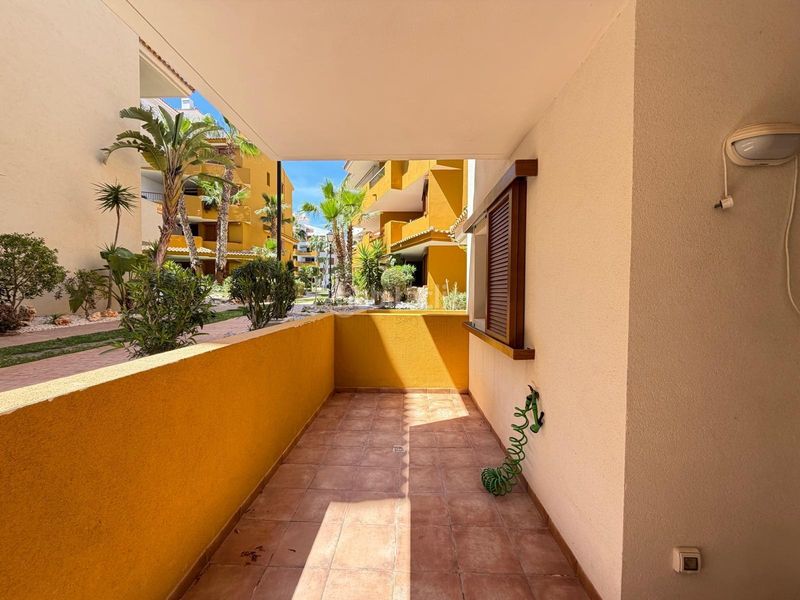 Foto aee6bdf4-15b2-4271-8e8d-94fb61452732. Apartament amb calefacció aparcament piscina a Punta Prima Torrevieja