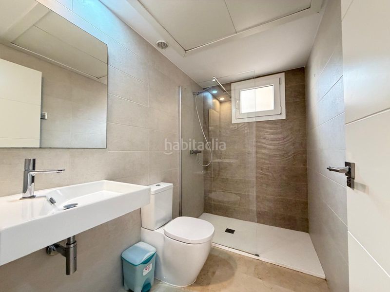 Foto f88661a3-b1cb-4138-ac12-4ff53e7890f3. Apartament amb calefacció aparcament piscina a Punta Prima Torrevieja