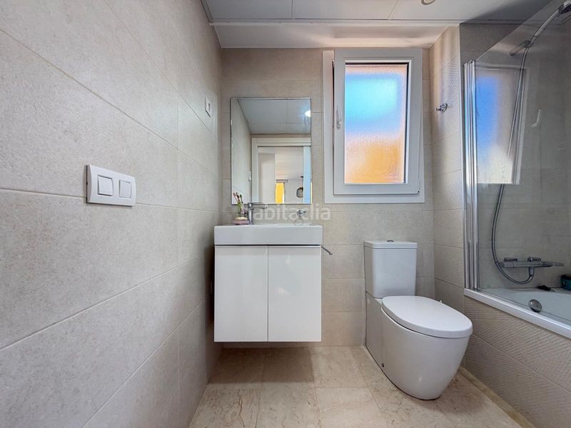 Foto 0e376090-00b8-4a57-b878-c02ff73a6894. Àtic amb aparcament piscina a Punta Prima Torrevieja