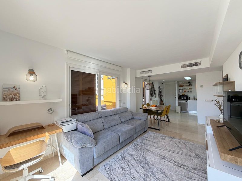 Foto 154dd732-3e71-477c-98de-e4dbbfcbd1fa. Àtic amb aparcament piscina a Punta Prima Torrevieja