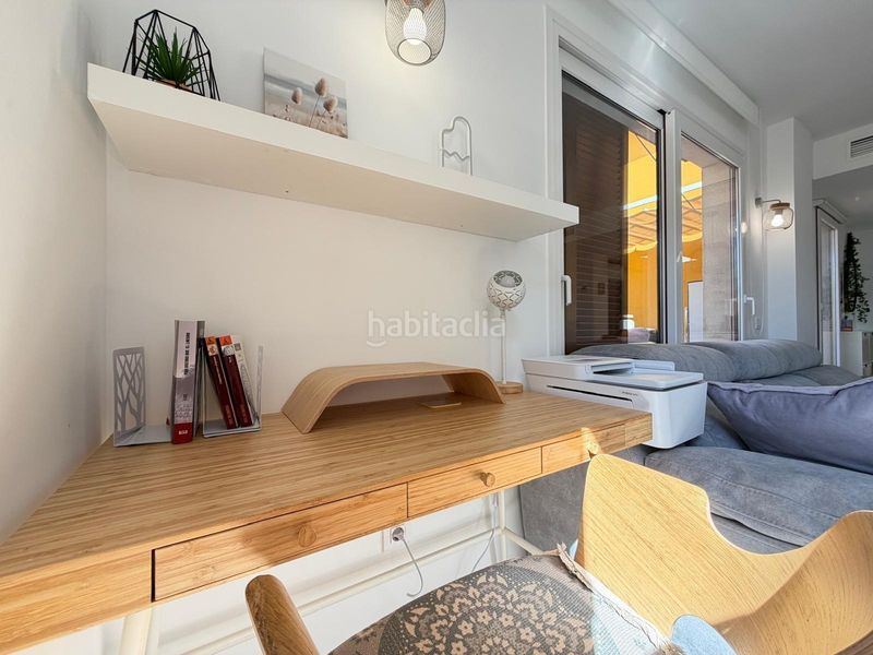 Foto 1e37021f-1298-4bc3-869f-034d123a3c21. Àtic amb aparcament piscina a Punta Prima Torrevieja