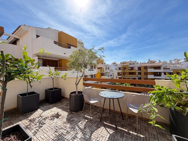 Foto 4d7a0a7b-6e57-4116-91e4-d1ef1932880f. Àtic amb aparcament piscina a Punta Prima Torrevieja