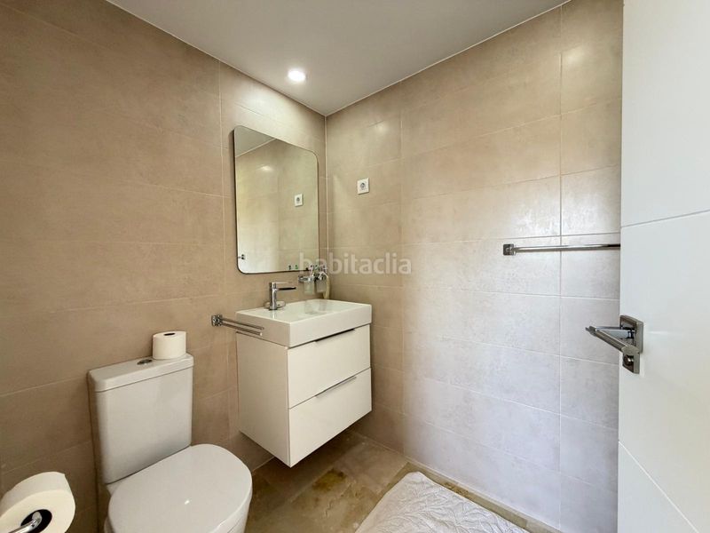 Foto 74f558ec-3165-40ad-b914-cf9e6511e35e. Àtic amb aparcament piscina a Punta Prima Torrevieja