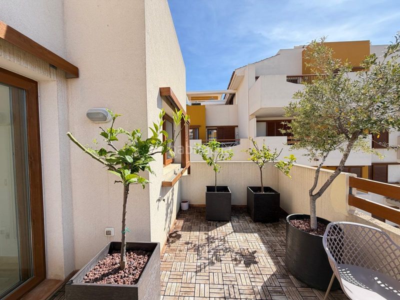 Foto 7bff1923-ef39-4cf2-9fa7-f1c09ef51a39. Àtic amb aparcament piscina a Punta Prima Torrevieja