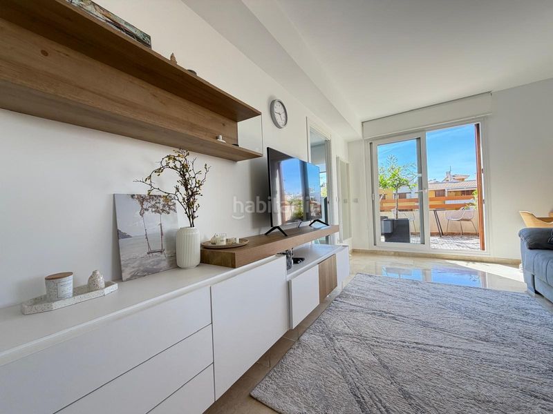 Foto b99dd014-a299-429b-8df0-6073872fe975. Àtic amb aparcament piscina a Punta Prima Torrevieja