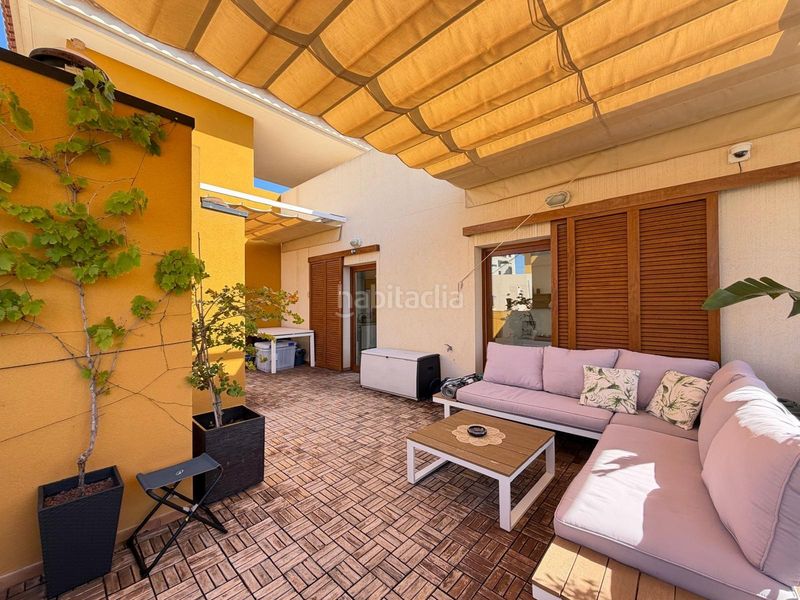 Foto ba30bbec-89ae-4284-b5ea-26a39d4c91bf. Àtic amb aparcament piscina a Punta Prima Torrevieja