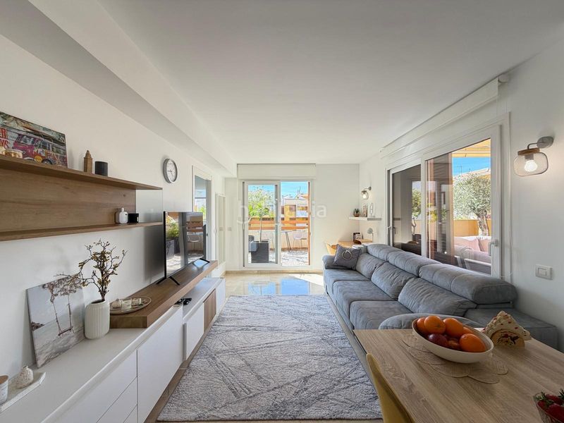 Foto cea1dfe0-d6b2-4399-8388-525195c7a3c0. Àtic amb aparcament piscina a Punta Prima Torrevieja