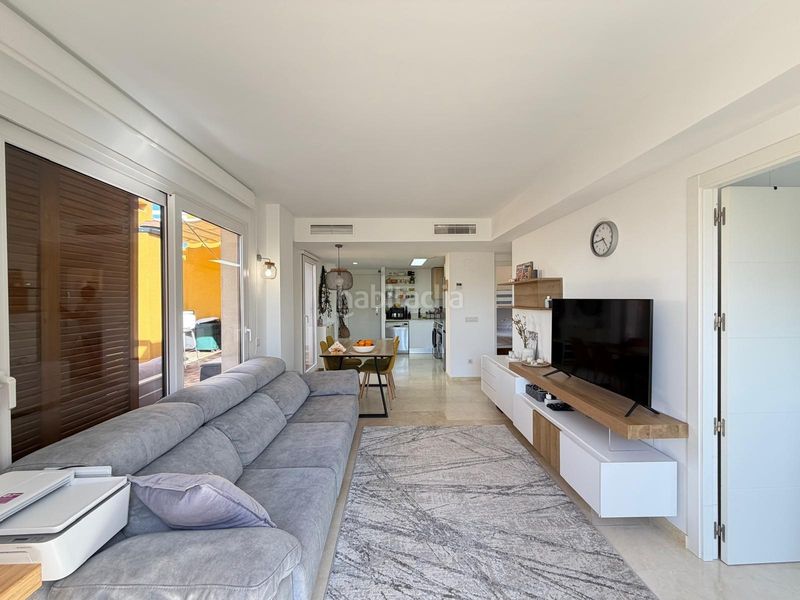 Foto cfef31f1-a44b-4320-bb71-0882ca53e718. Àtic amb aparcament piscina a Punta Prima Torrevieja