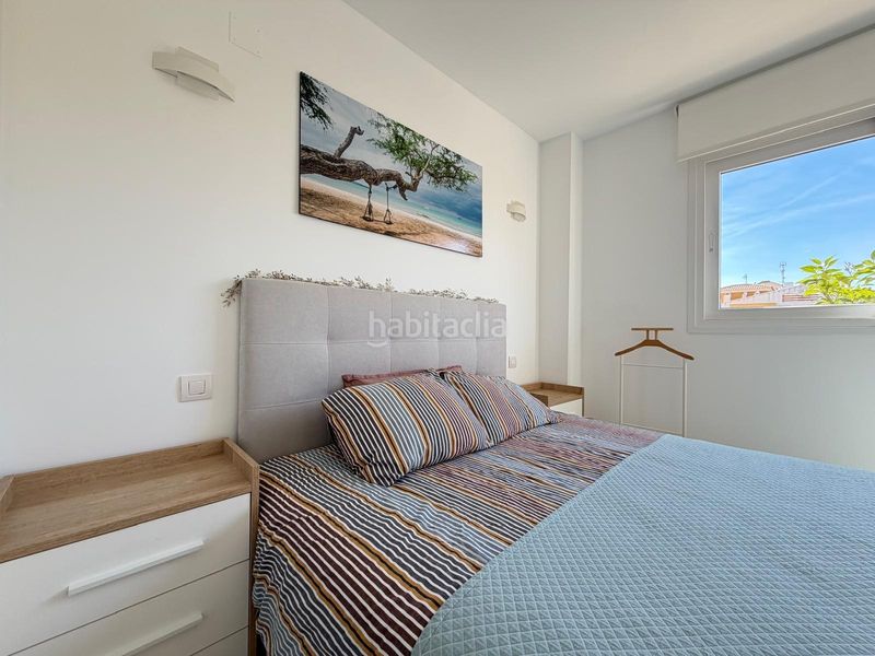 Foto f2c26e1d-4930-46f8-ac4a-3a75f3029ed9. Àtic amb aparcament piscina a Punta Prima Torrevieja