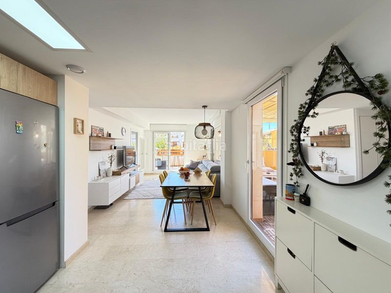 Foto ff1b1839-5f8e-4159-9d1d-b90e39d19f0a. Àtic amb aparcament piscina a Punta Prima Torrevieja