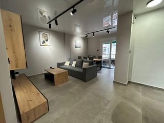 Piccolo appartamento  Calle ramon gallud. Precioso piso de 3 dormitorios totalmente reformado a 150 metros