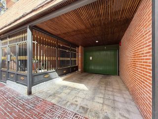 Aparcament cotxe  Calle vicente blasco ibañez. Plaza de garaje en venta con superficie de 26 m2 total. mide 7 m