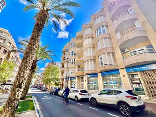 Piccolo appartamento  Avenida avenida habaneras. Impecable vivienda de 2 habitaciones  parking en plena avenida d