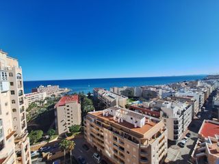 Lloguer Apartament a Zona Playa de los Locos. Ref.7757  apartamento de 3 dormitorios con vistas al mar en resi