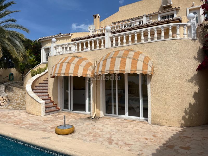 Foto 0cd96bdb-f5eb-45d3-84d5-7fa1e3f7077d. Casa amb calefacció aparcament piscina a Cala Advocat-Baladrar Benissa