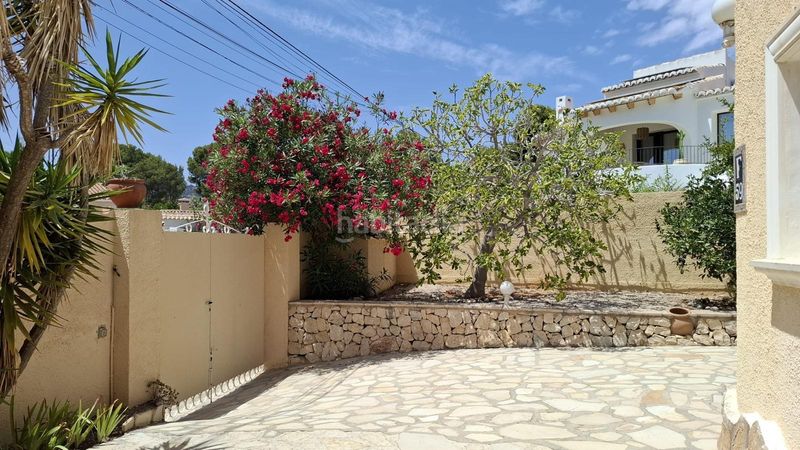 Foto 86a861d7-1dcb-48f5-a3aa-a0212bf90578. Casa amb calefacció aparcament piscina a Cala Advocat-Baladrar Benissa