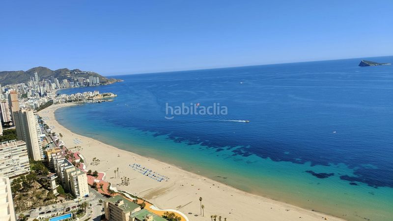 Foto 0a35f161-3e90-4d76-9ad6-e25ca1d2bb17. Àtic amb aparcament piscina a Playa Poniente Benidorm