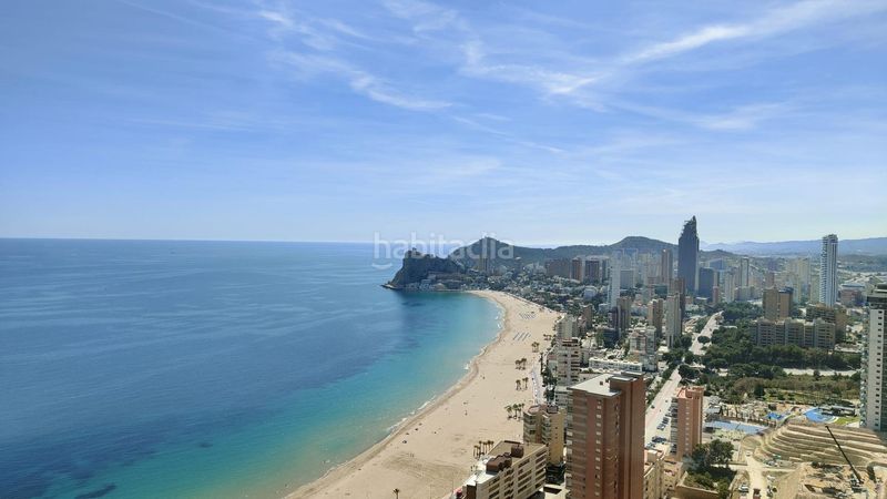 Foto 1e610d03-081a-4146-a9b5-a35668154228. Àtic amb aparcament piscina a Playa Poniente Benidorm