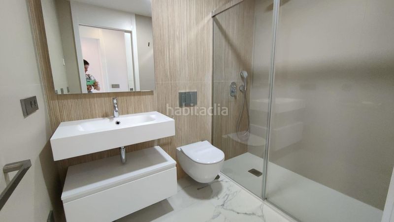 Foto 53e3be46-e7a3-491a-b220-aa5d7f429750. Àtic amb aparcament piscina a Playa Poniente Benidorm