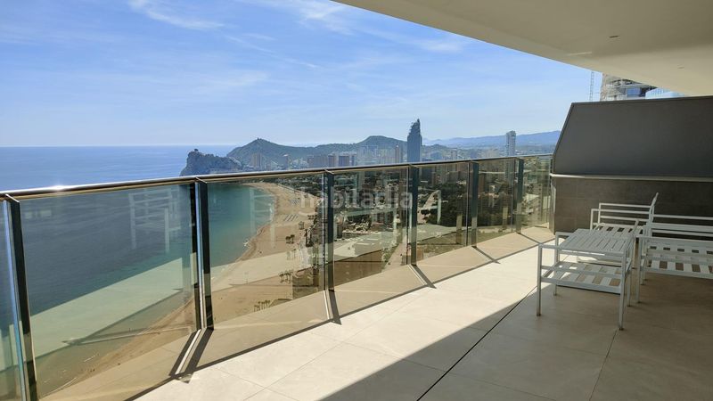 Foto a6e4a808-f860-4b65-bbc9-2ef7dc979449. Àtic amb aparcament piscina a Playa Poniente Benidorm