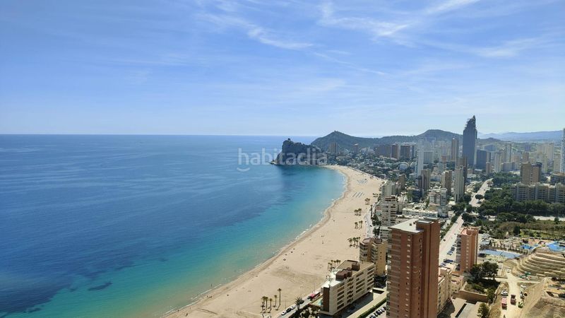 Foto b7c7980d-c6a0-4a51-80c7-c6c0053067ff. Àtic amb aparcament piscina a Playa Poniente Benidorm