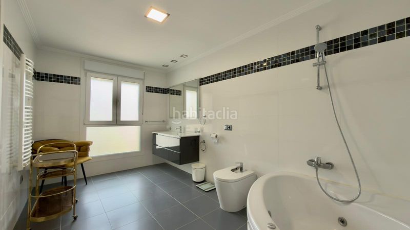 Foto 0dadbd88-4a30-4cc5-8420-2177711ca56a. Àtic amb aparcament piscina a Platja de Torres Vila Joiosa (la)