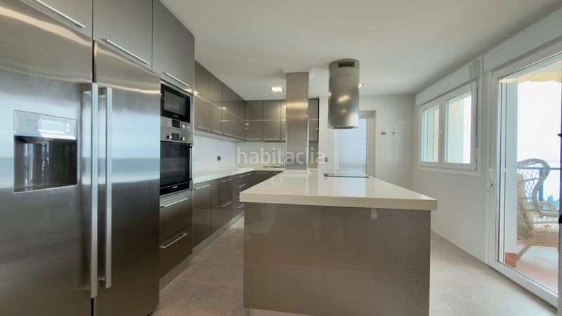 Foto 4dab3f4a-d9ee-408b-b488-5b58387a174d. Àtic amb aparcament piscina a Platja de Torres Vila Joiosa (la)