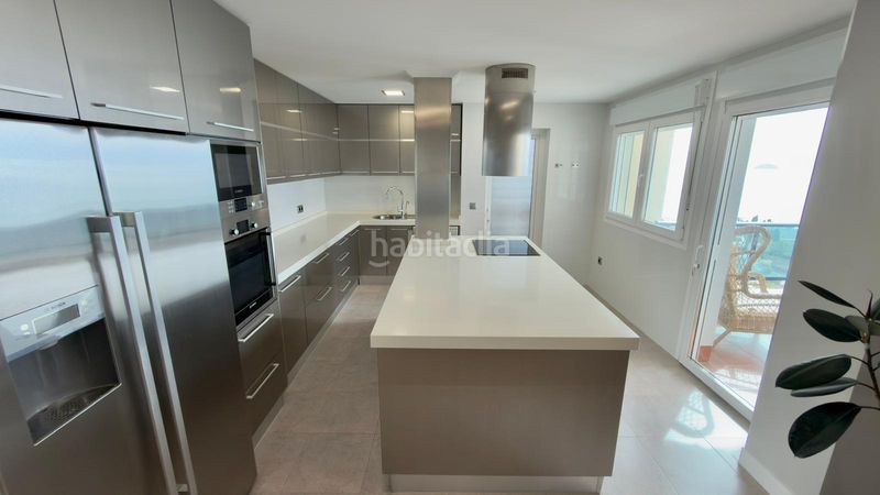 Foto a8ad0655-e4fa-4e9f-beef-9932ac4ba35a. Àtic amb aparcament piscina a Platja de Torres Vila Joiosa (la)