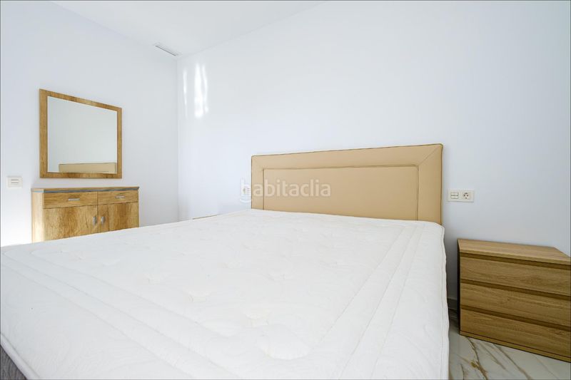 Foto 4753b08a-5f46-4886-bbf3-c70748edeb5d. Àtic a Zona Playa del Cura Torrevieja