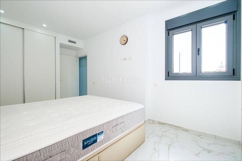 Foto a5e6e34a-a1e0-4717-bd7e-143b8b4a8b08. Àtic a Zona Playa del Cura Torrevieja