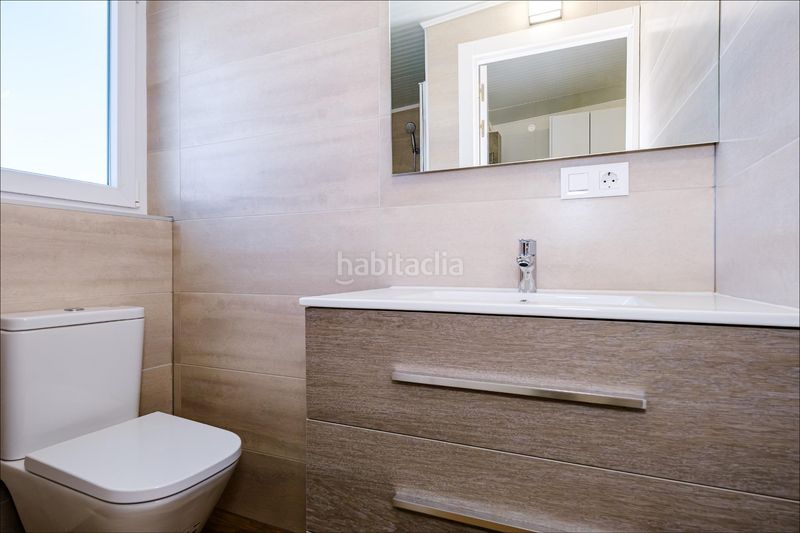 Foto ec044573-c237-4801-897e-8a6ddaa2f46e. Àtic a Zona Playa del Cura Torrevieja