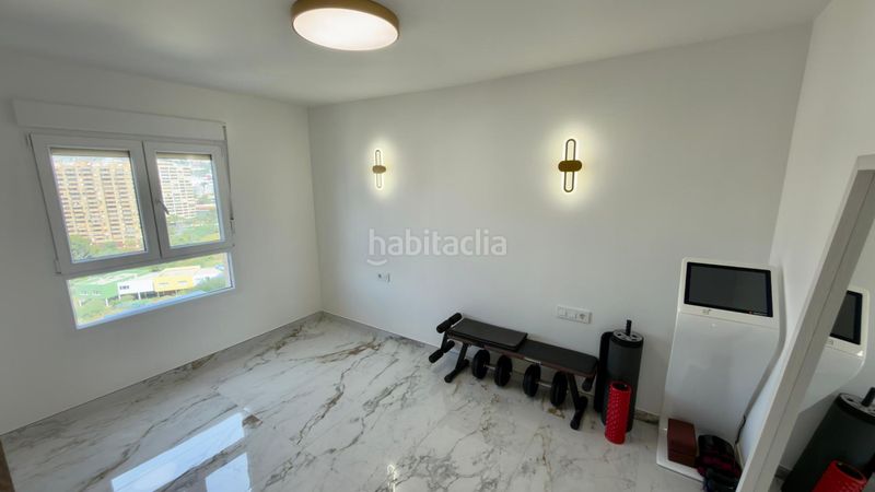 Foto 52fa30ee-135b-47f9-8435-6e732e055a25. Apartament amb aparcament piscina a Playa Poniente Benidorm
