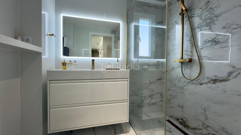 Foto a5dd36ca-7c11-4aba-a77c-d87ea05d33cc. Apartament amb aparcament piscina a Playa Poniente Benidorm