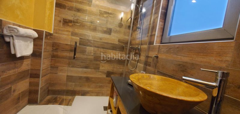 Foto b67b2b14-a177-4ac1-ab5a-eb742f94ddf4. Edificio in Busot