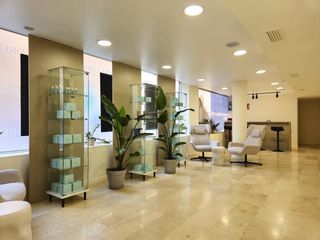 Traspàs Local Comercial  Calle del pintor cabrera. Traspaso de clínica de medicina estética en alicante  zona lucer