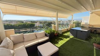 Lloguer Àtic  Calle del escultor josé gutiérrez. Se alquila amplio ático de 4 habitaciones en la prestigiosa zona