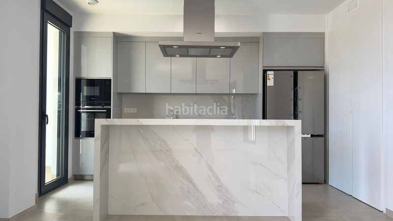 Foto 443bf437-36ae-4482-ab46-992d7962dbd1. Àtic amb aparcament piscina a Platja de Torres Vila Joiosa (la)