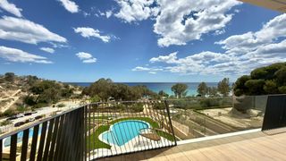 Àtic  Edeta. Exclusivo dúplex penthouse con jacuzzi junto al mar en allonbay