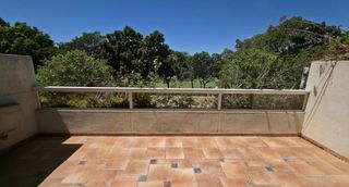 Pis  Avenida pintor fernando soria. Espectacular vivienda con terraza enorme en primera línea de gol