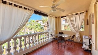 Apartament  Roentgen. Moderno apartamento reformado en aldea del mar, torrevieja