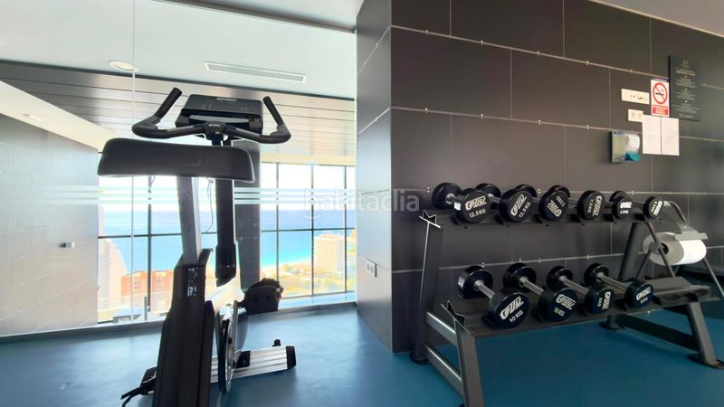 Foto 15276f40-87ac-4548-84eb-f1009576bbd0. Apartament amb aparcament a Playa Poniente Benidorm