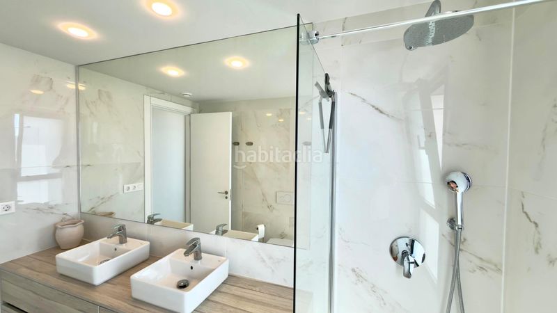 Foto 29da6f81-d8fc-4e6e-b1dc-7cb180310571. Apartament amb aparcament a Playa Poniente Benidorm