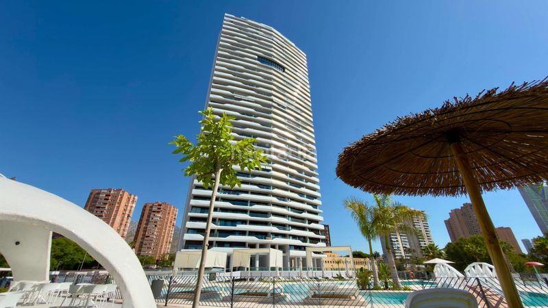 Foto 4ce97eec-0fbd-4e83-8ea1-ac0590659cf5. Apartament amb aparcament a Playa Poniente Benidorm
